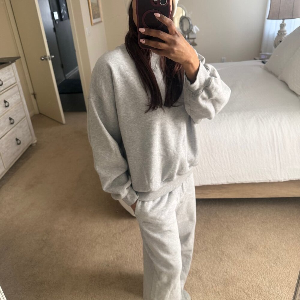 Aritzia Cozy Sweatfleece New Mega Crew Sweatshirt & Mega Flutter Pants